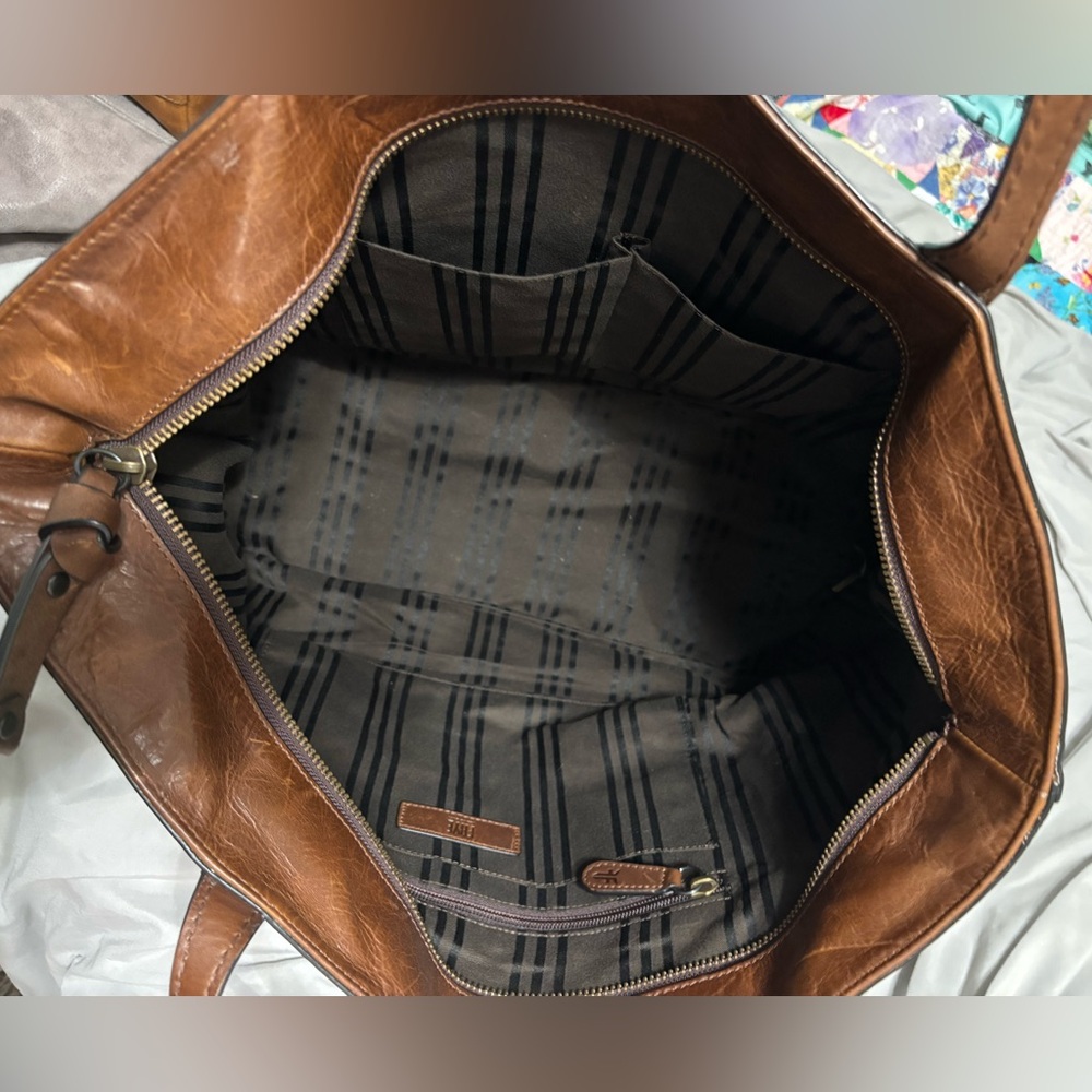 Frye Rich Brown Leather Melissa Traveler Weekend Tote with luggage handle sleeve - Picture 4 of 9